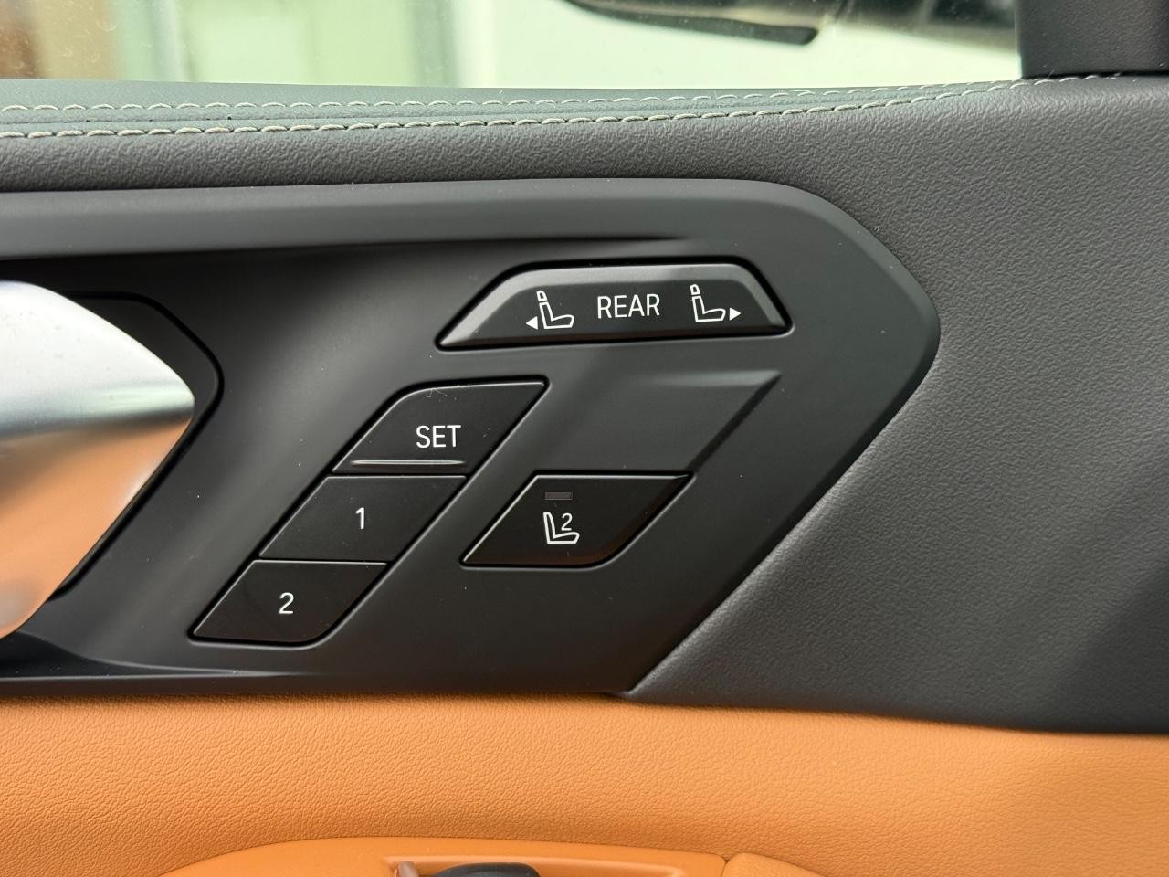 BMW X7 Vehicle Image 12