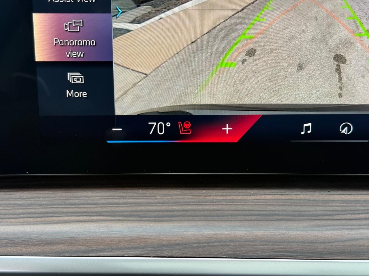 BMW X7 Vehicle Image 16