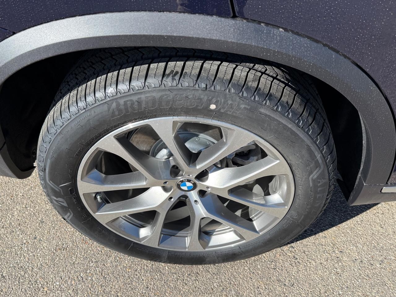 BMW X5 Vehicle Image 04