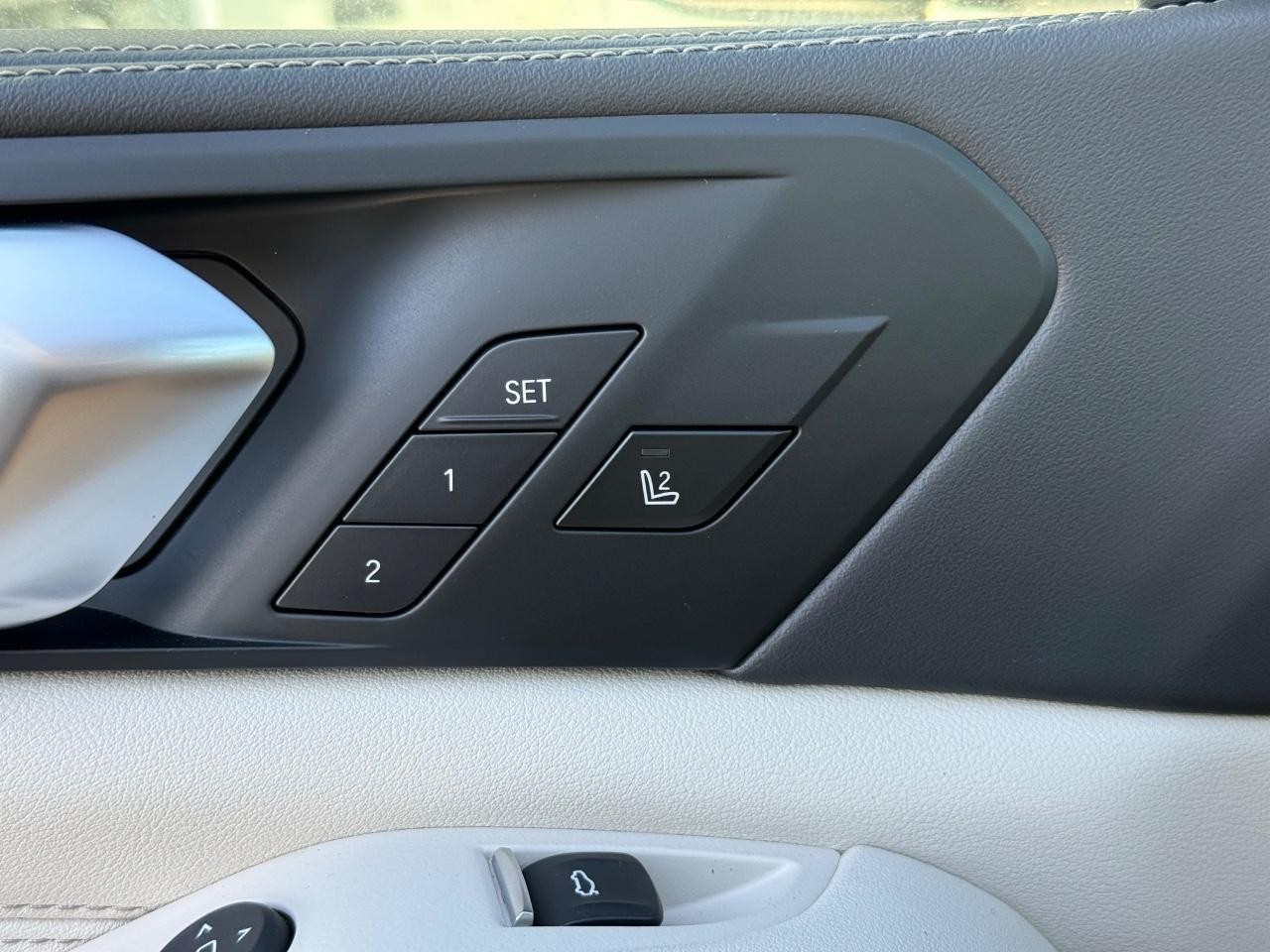 BMW X5 Vehicle Image 11