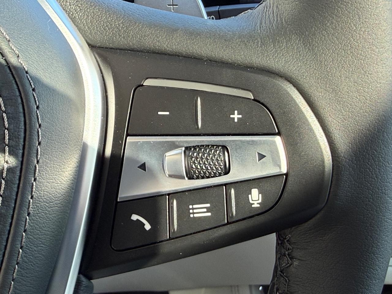 BMW X5 Vehicle Image 13