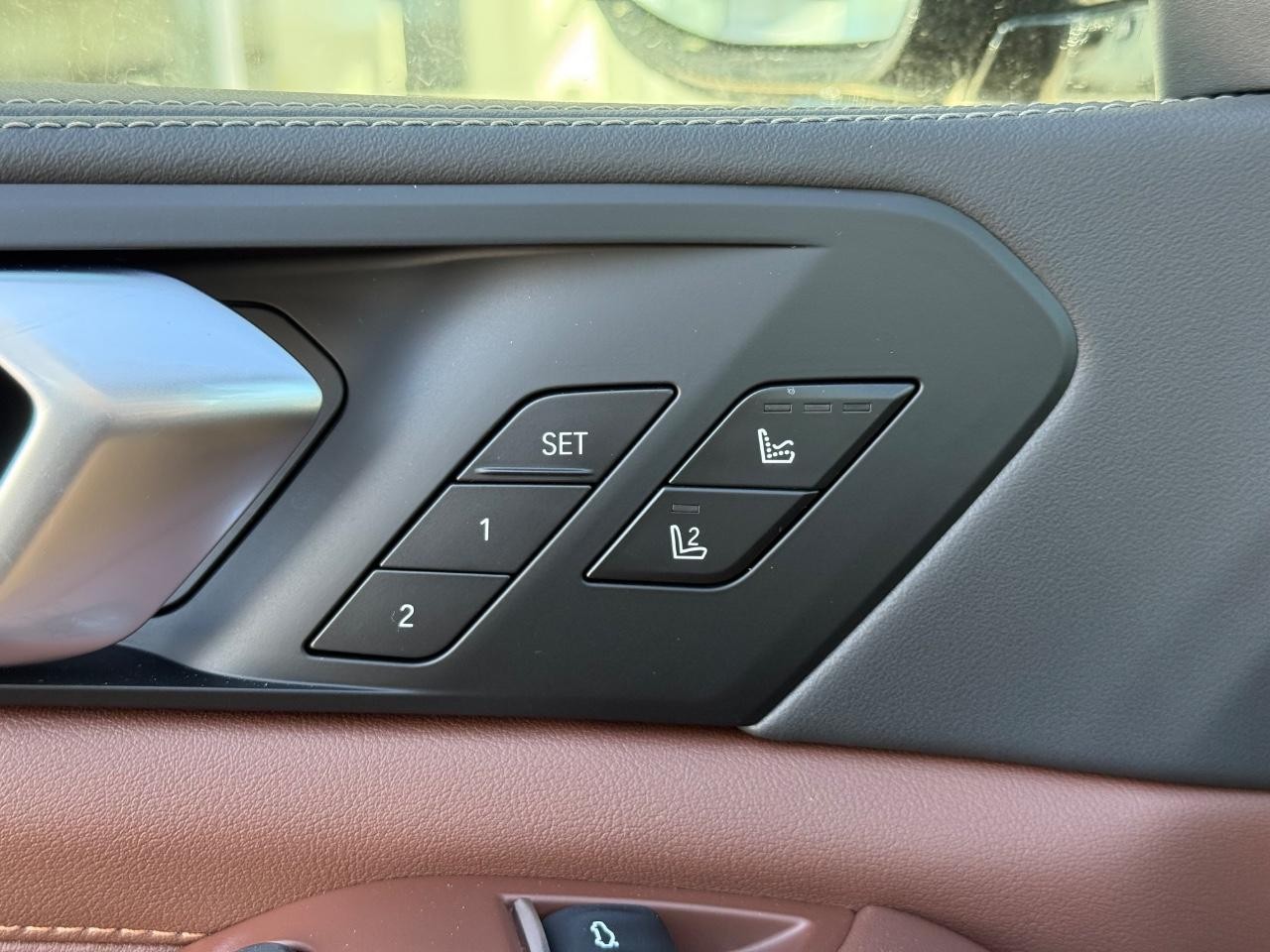 BMW X5 Vehicle Image 11