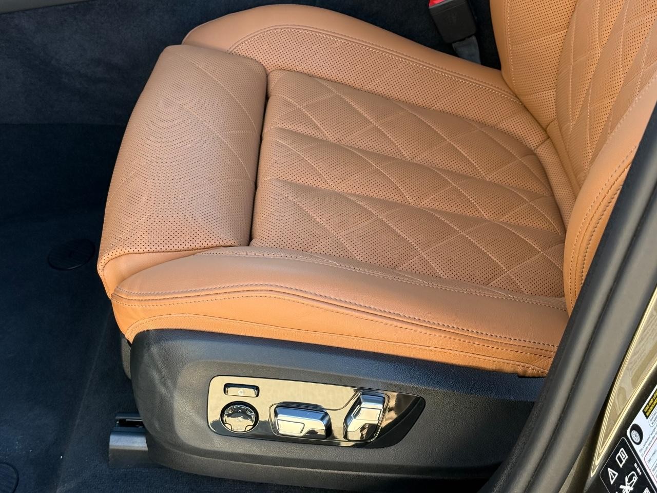 BMW X6 Vehicle Image 24