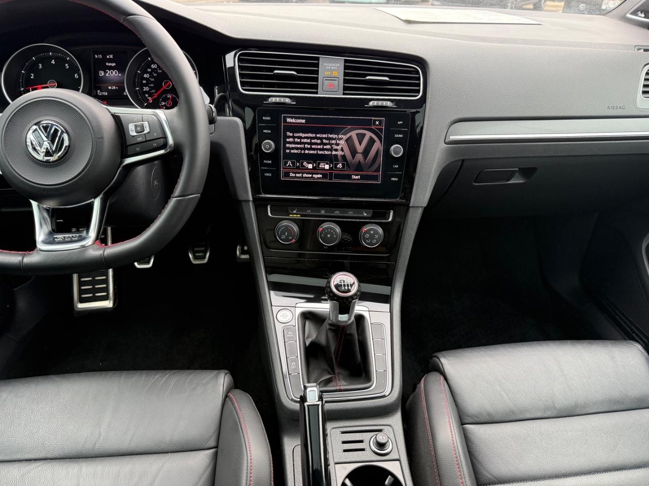 Volkswagen Golf GTI Vehicle Image 11