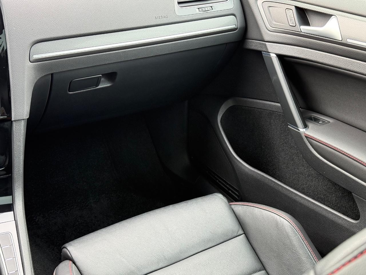 Volkswagen Golf GTI Vehicle Image 15