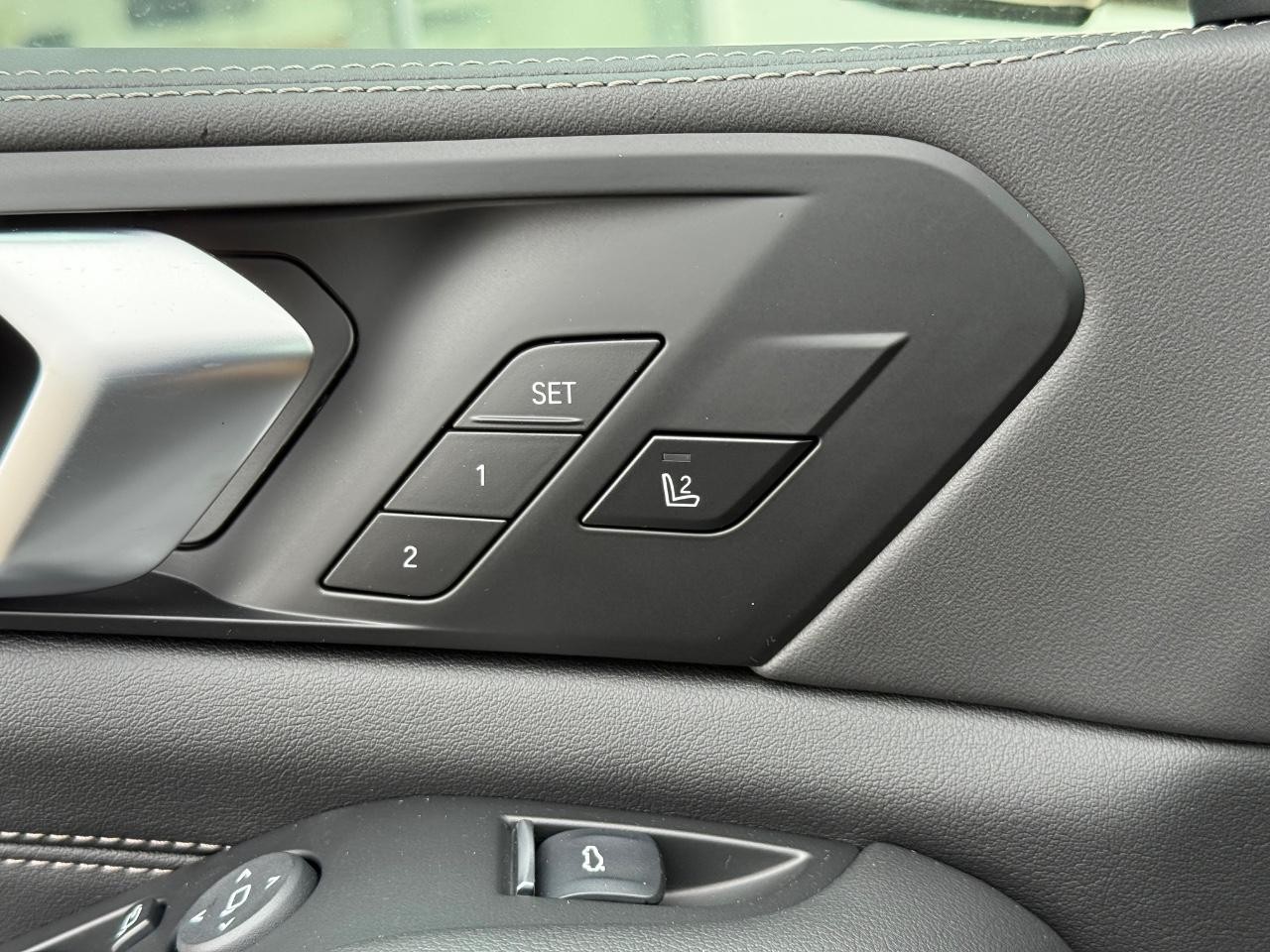 BMW X5 Vehicle Image 11