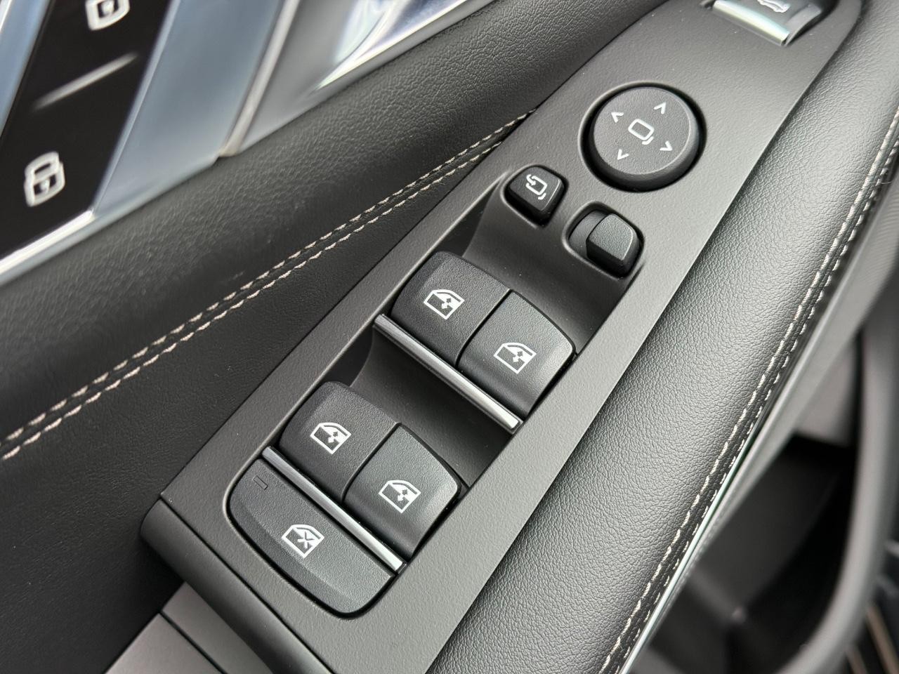 BMW X5 Vehicle Image 17