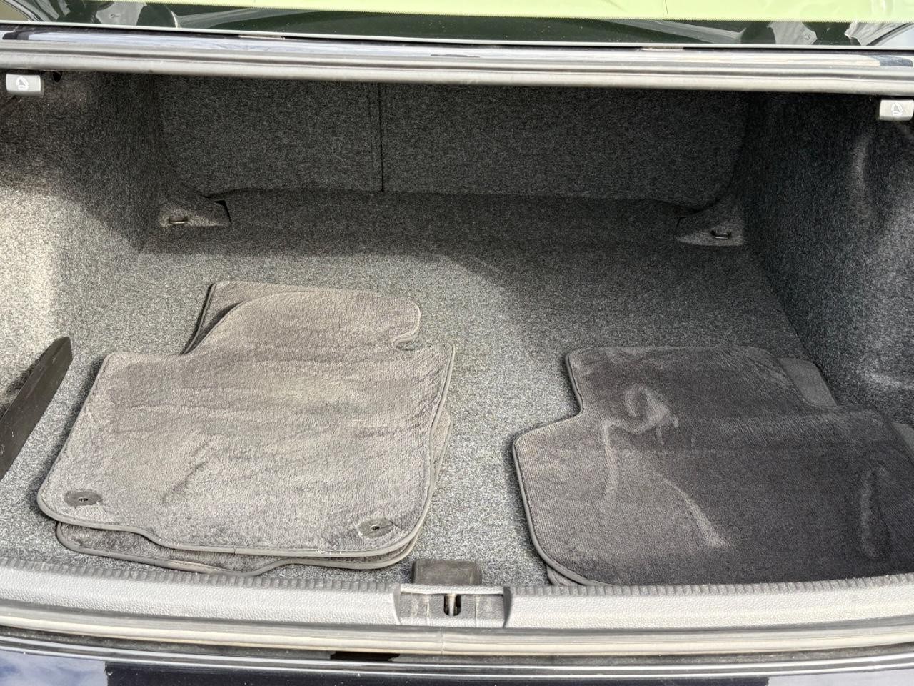 Volkswagen Passat Vehicle Image 05