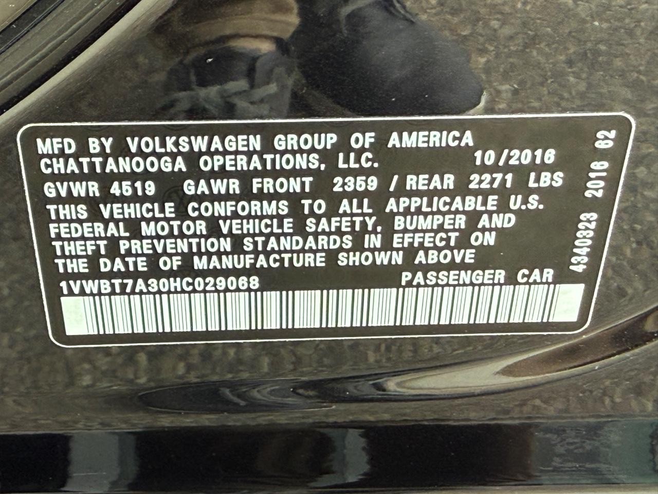 Volkswagen Passat Vehicle Image 23