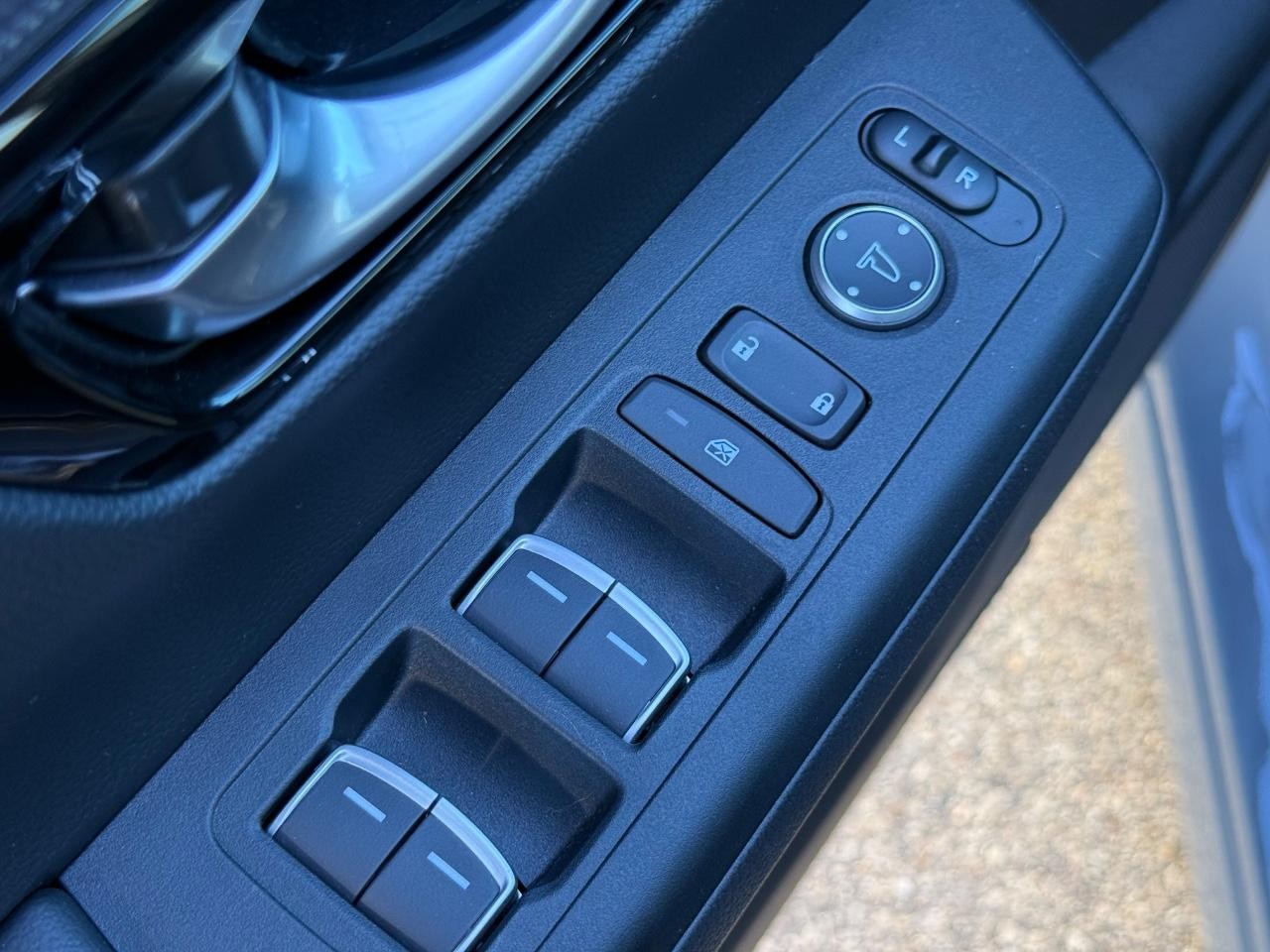 Honda CR-V Vehicle Image 22