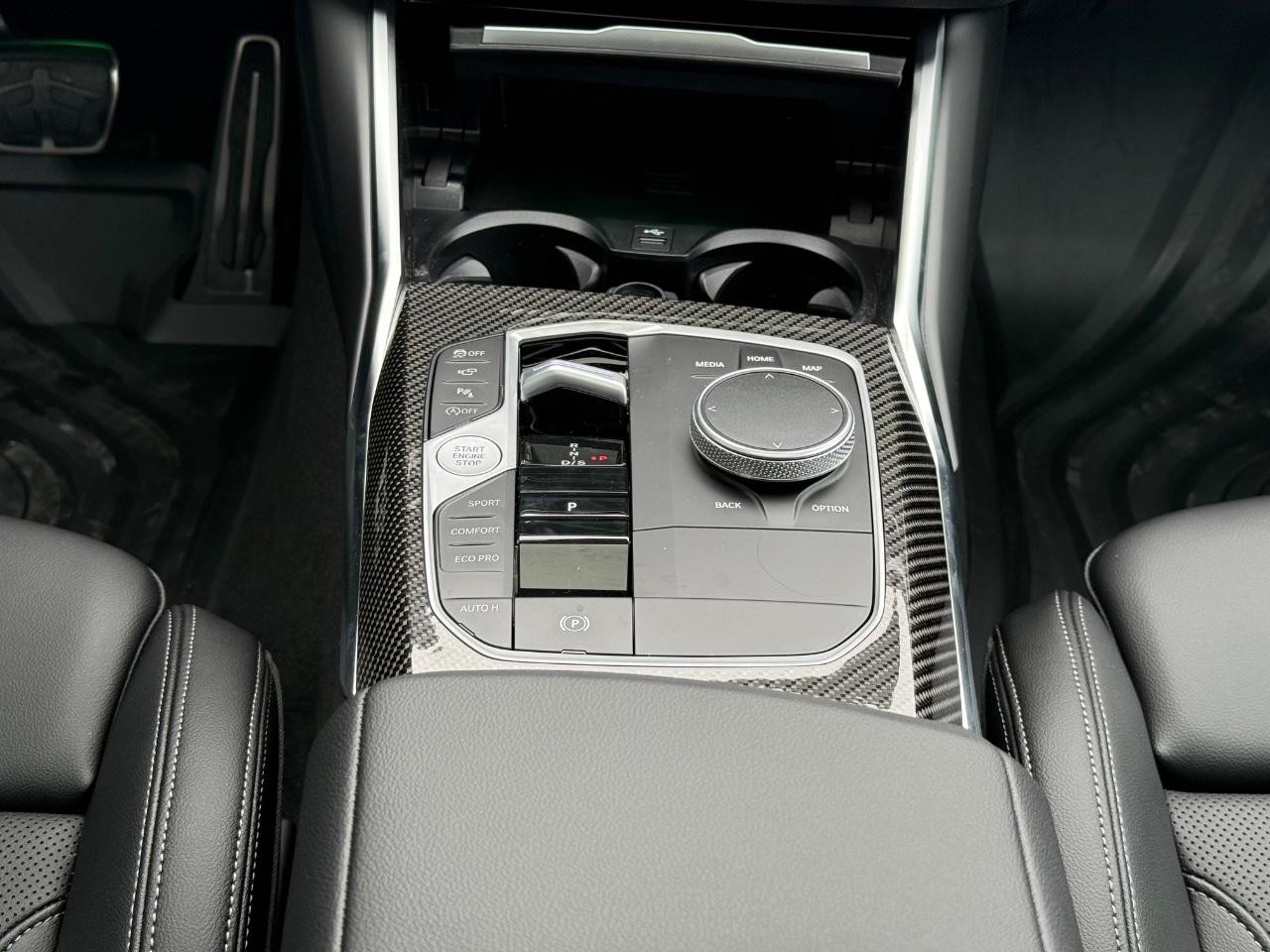 BMW 3 Series Vehicle Image 08