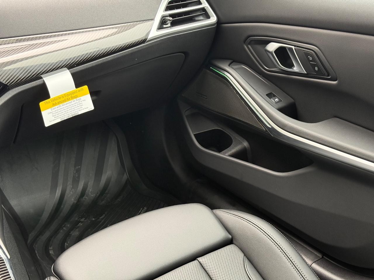 BMW 3 Series Vehicle Image 10