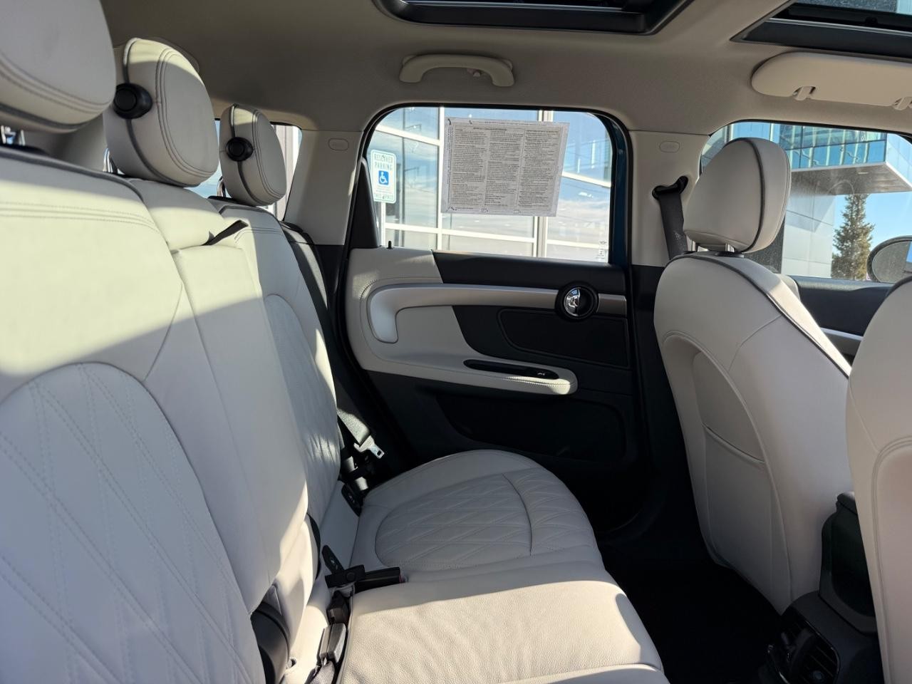 MINI Countryman Vehicle Image 10