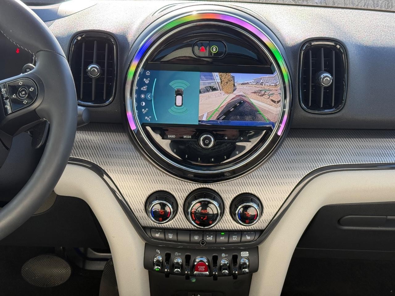 MINI Countryman Vehicle Image 12