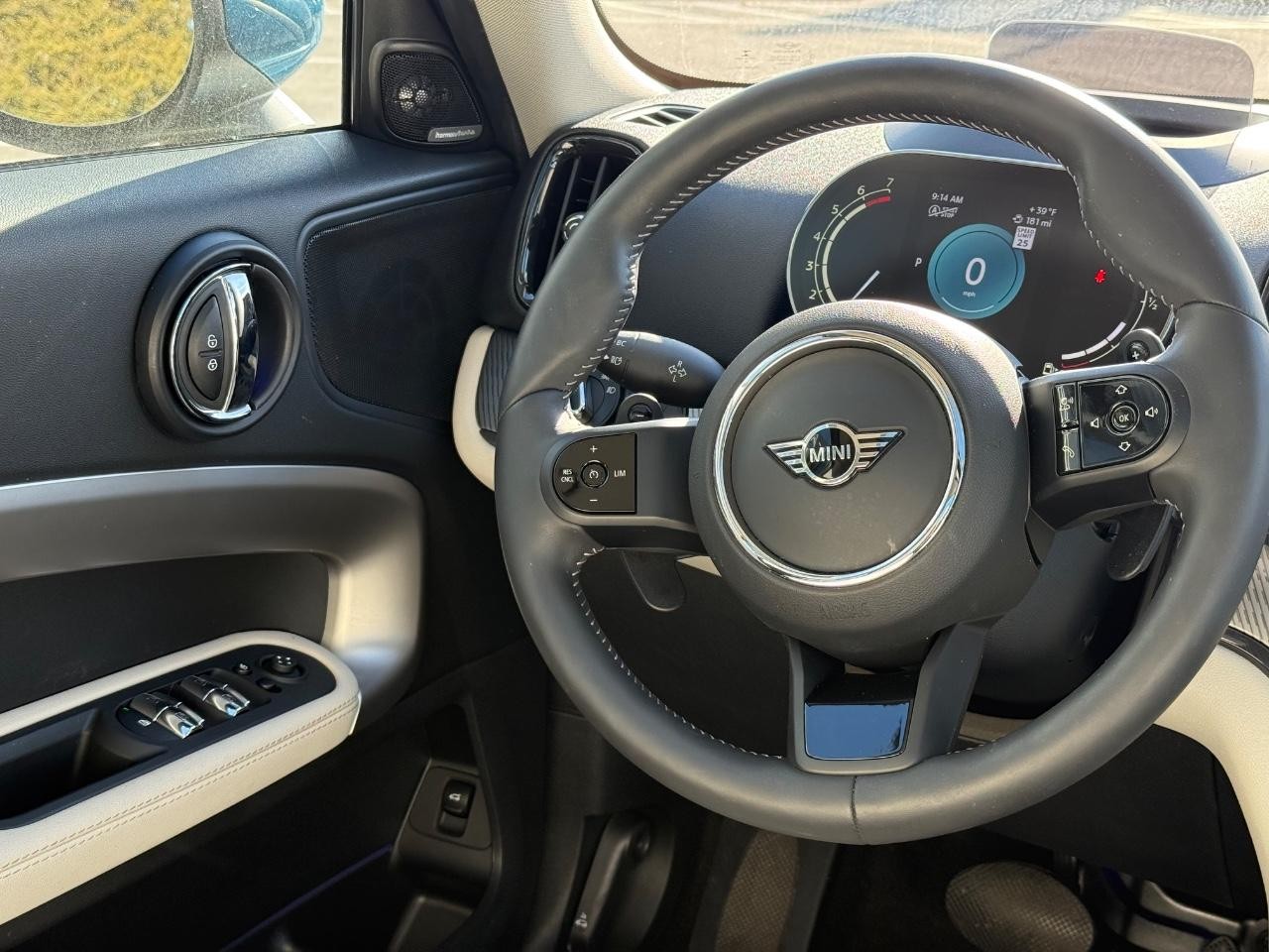 MINI Countryman Vehicle Image 14