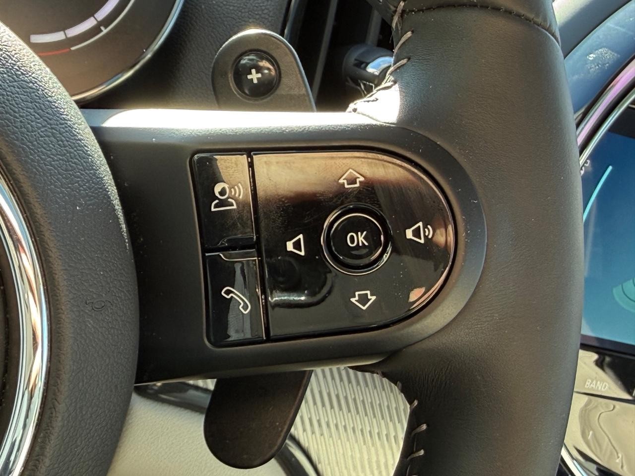 MINI Countryman Vehicle Image 17