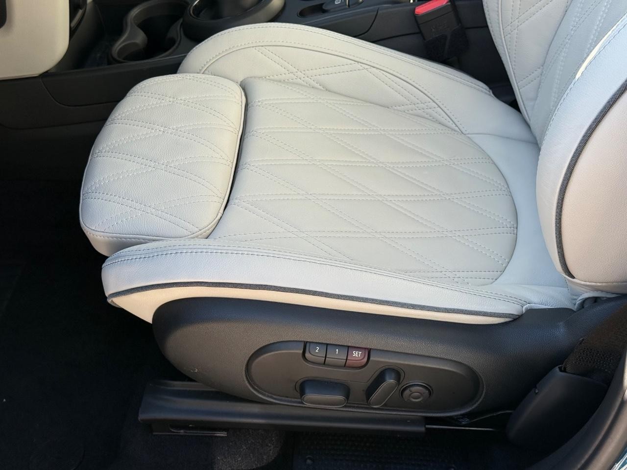 MINI Countryman Vehicle Image 24