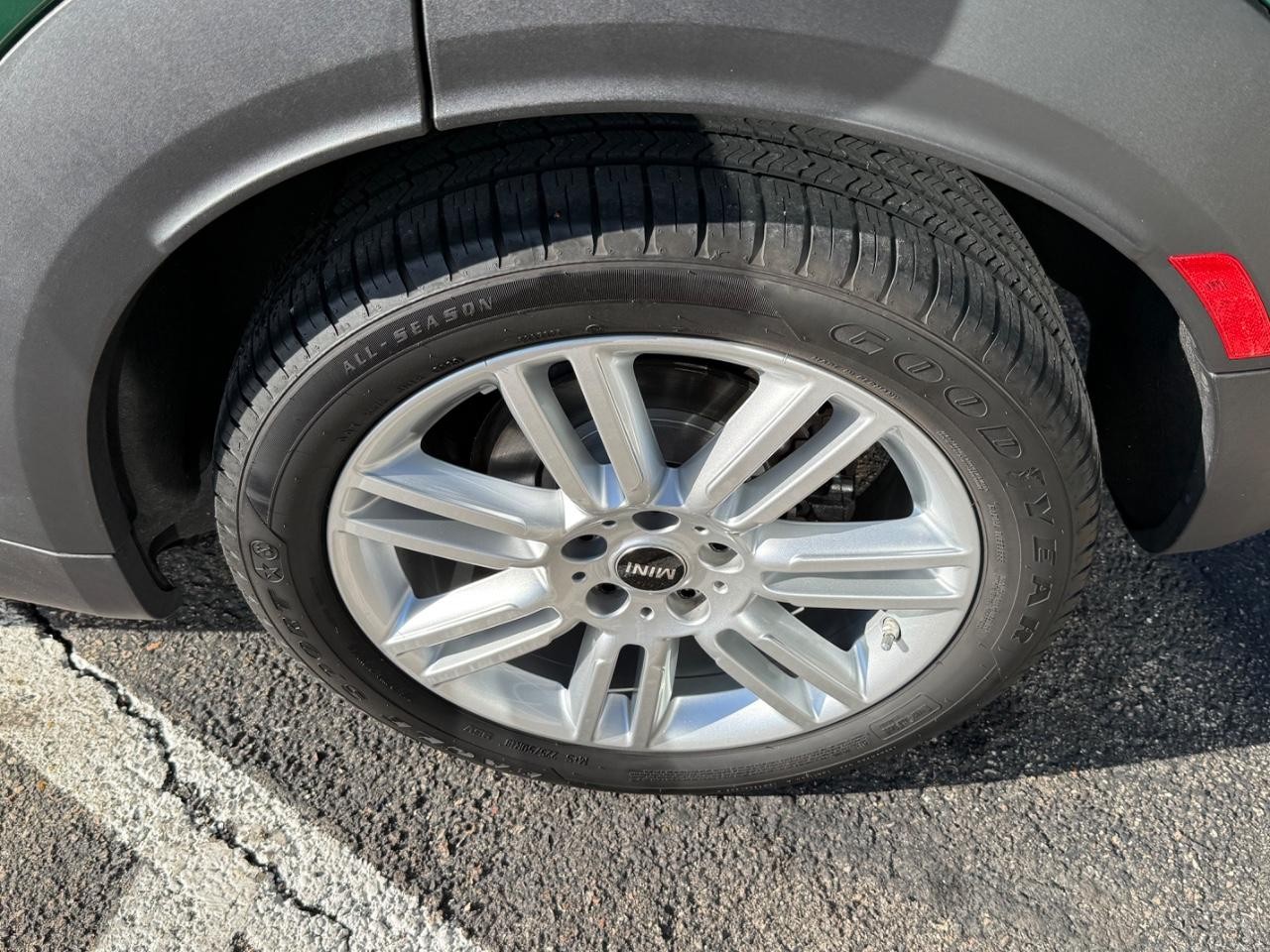 MINI Countryman Vehicle Image 07