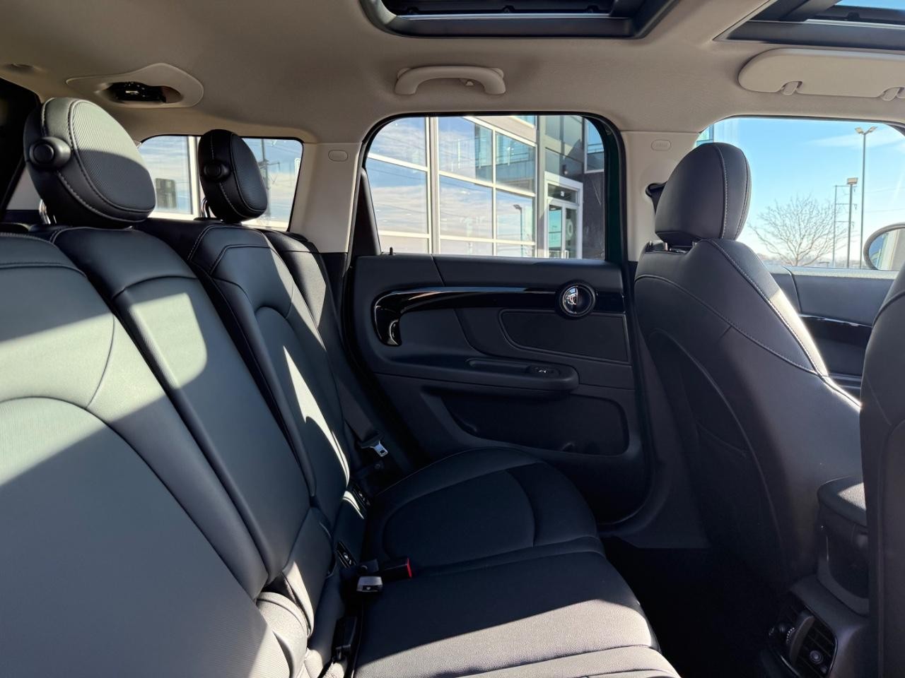 MINI Countryman Vehicle Image 10