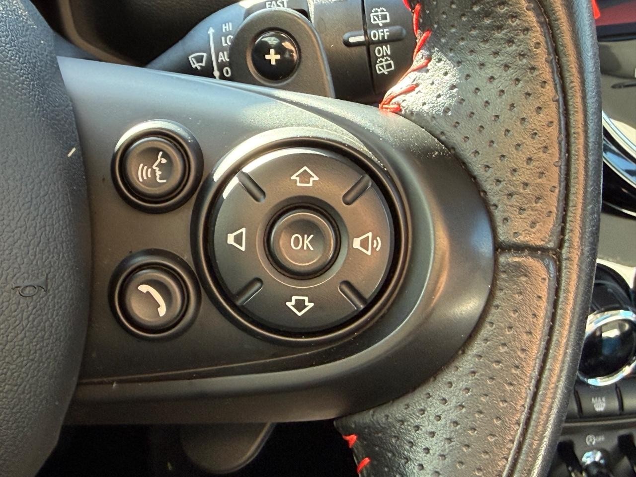 MINI Countryman Vehicle Image 17