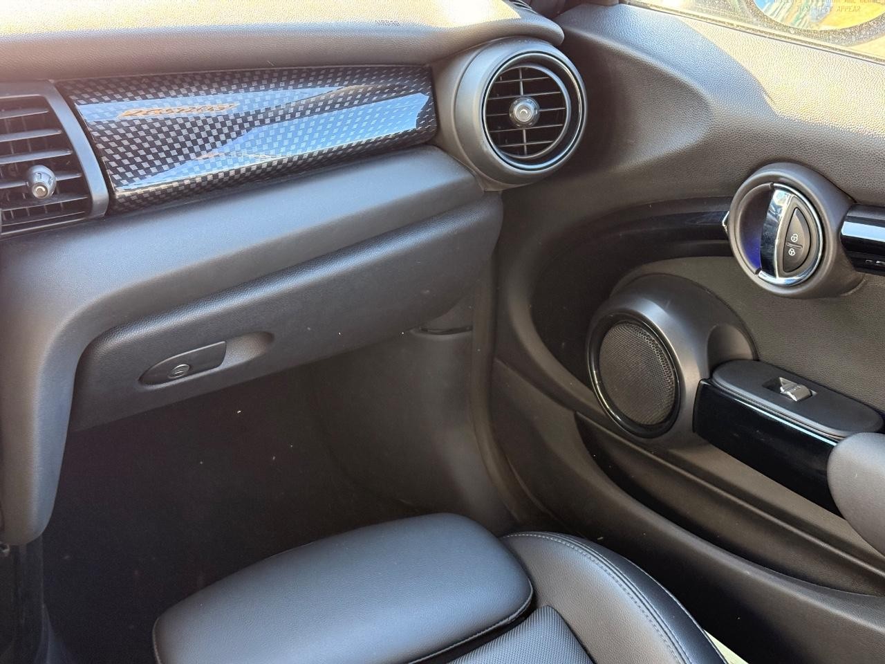 MINI Cooper Convertible Vehicle Image 14