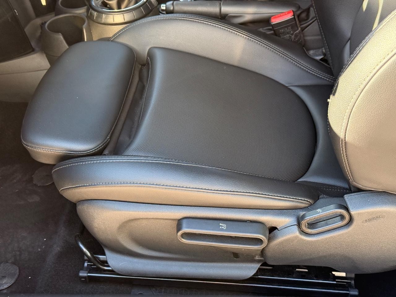 MINI Cooper Convertible Vehicle Image 21