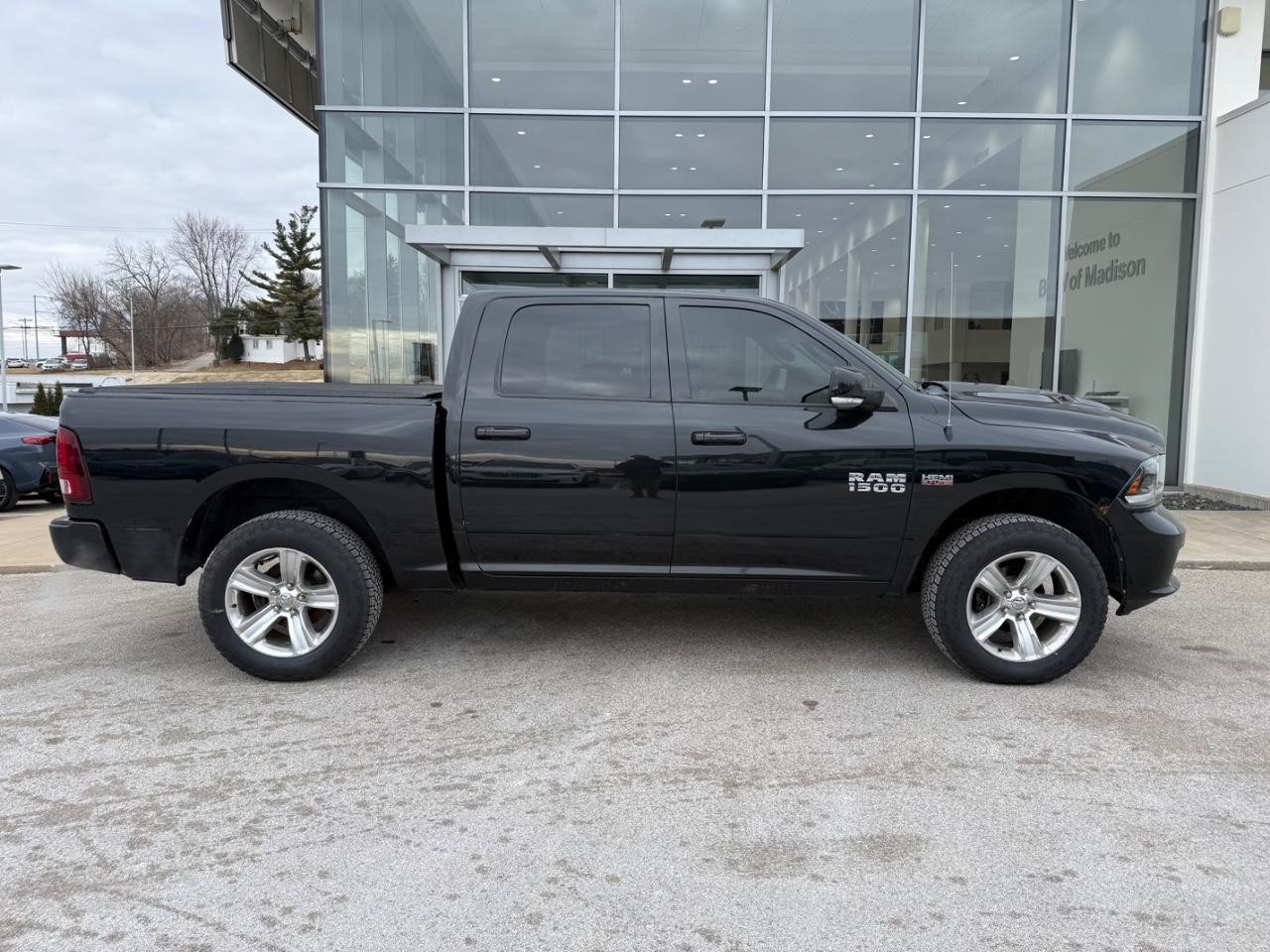 Ram 1500 Vehicle Image 02