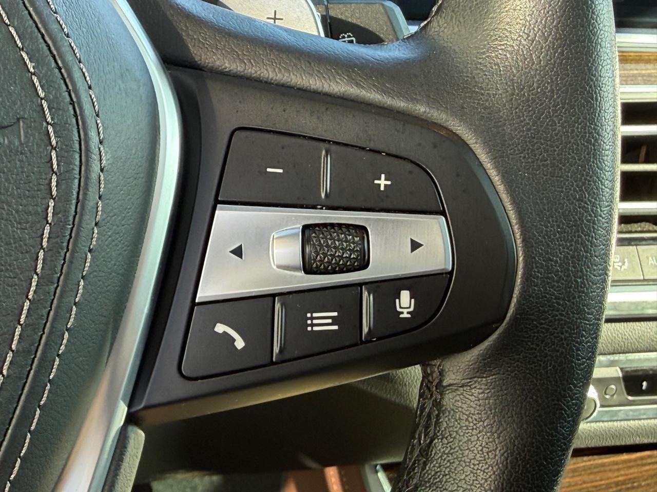 BMW X5 Vehicle Image 18