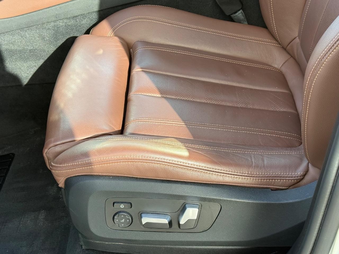 BMW X5 Vehicle Image 25