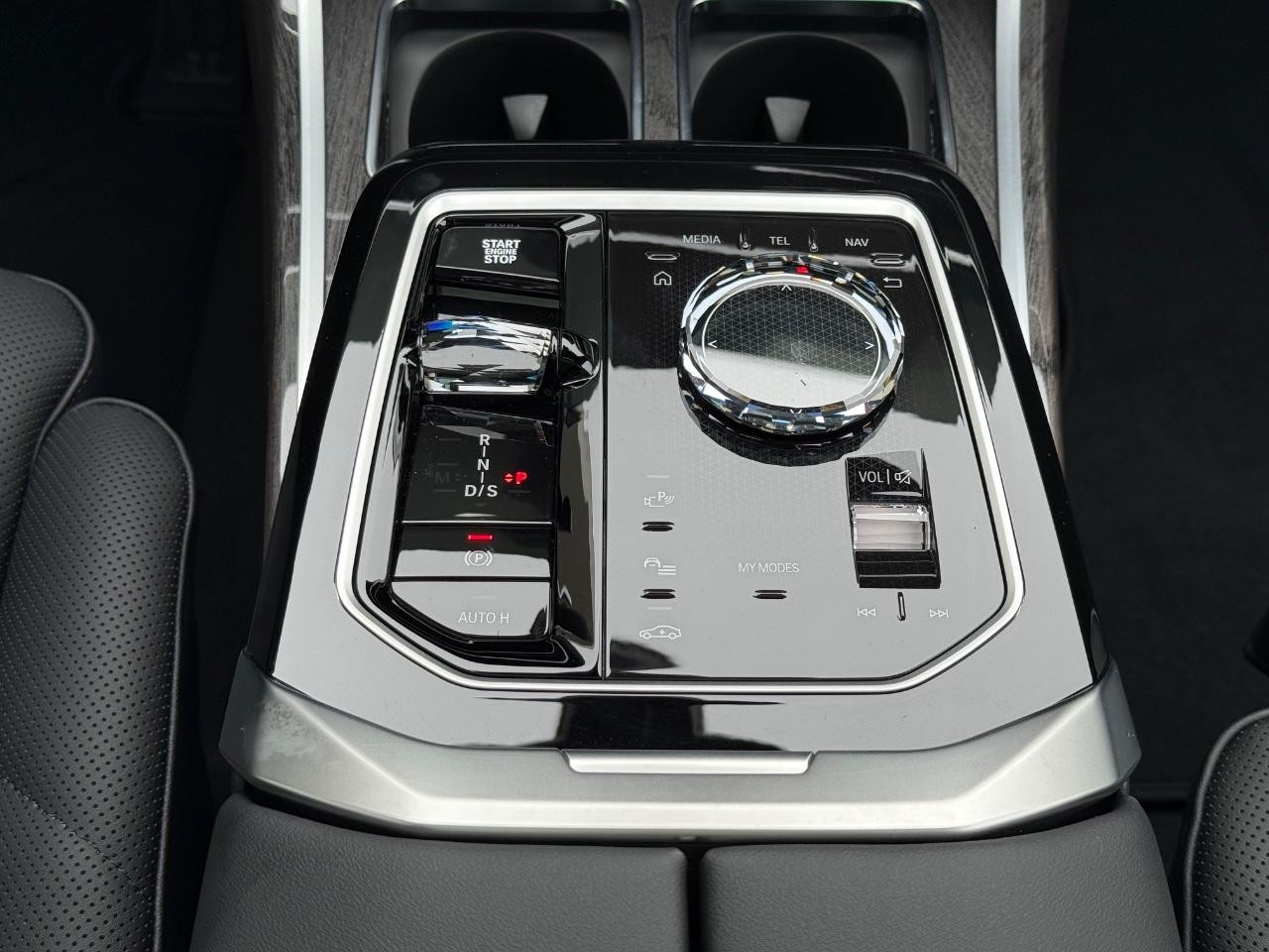 BMW 7 Series Vehicle Image 10