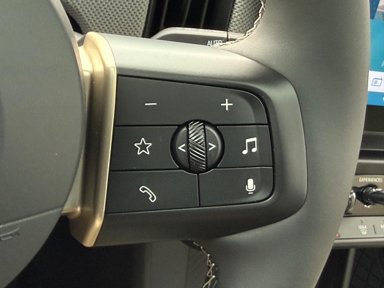 MINI Hardtop 2 Door Vehicle Image 11