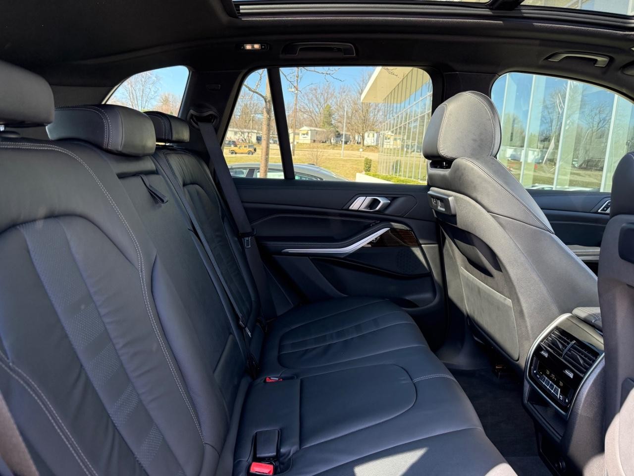 BMW X5 Vehicle Image 10