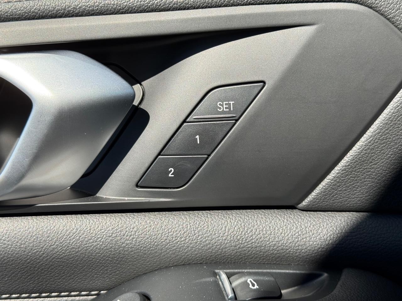 BMW X5 Vehicle Image 16