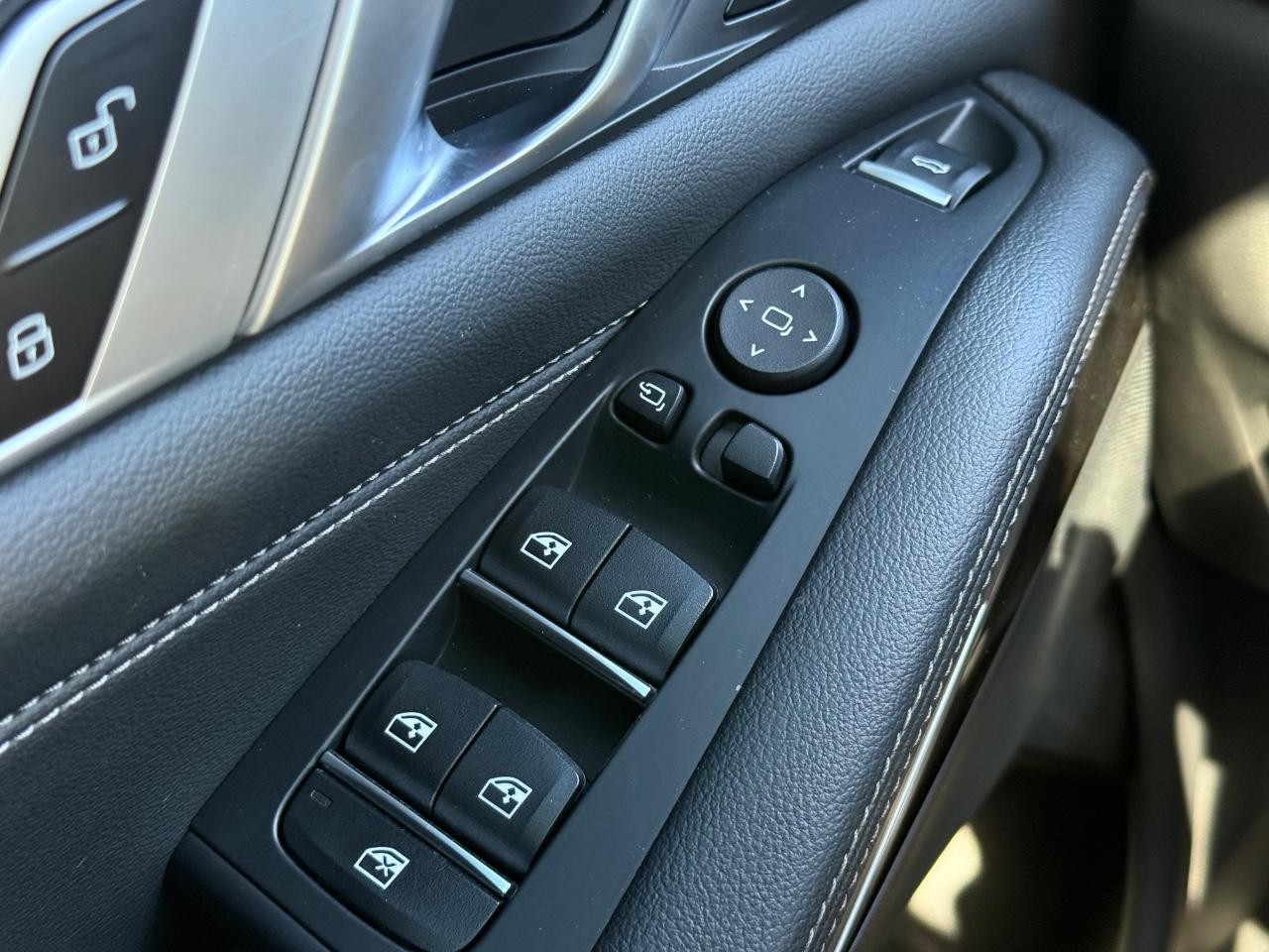 BMW X5 Vehicle Image 22