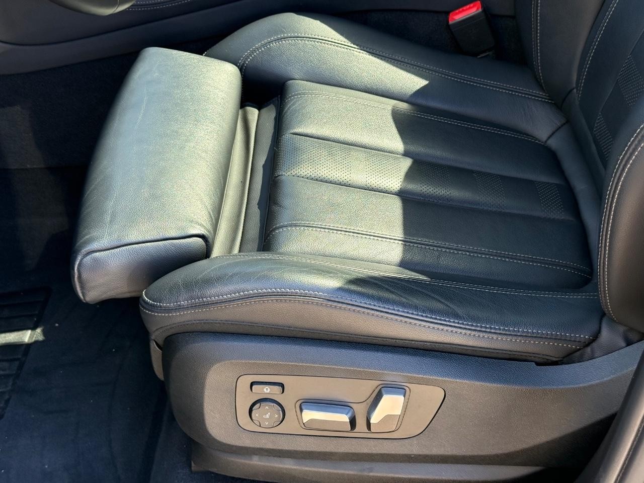 BMW X5 Vehicle Image 23