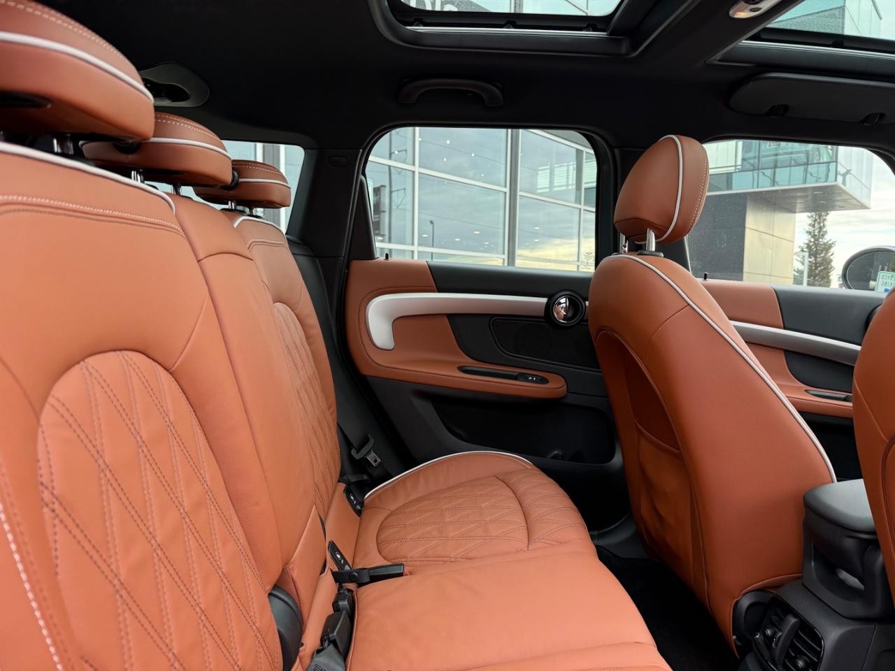 MINI Countryman Vehicle Image 10