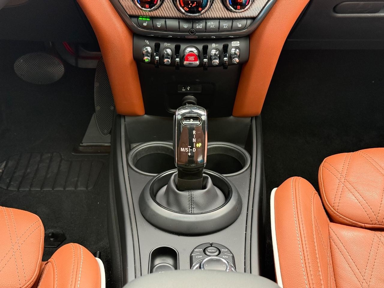 MINI Countryman Vehicle Image 13