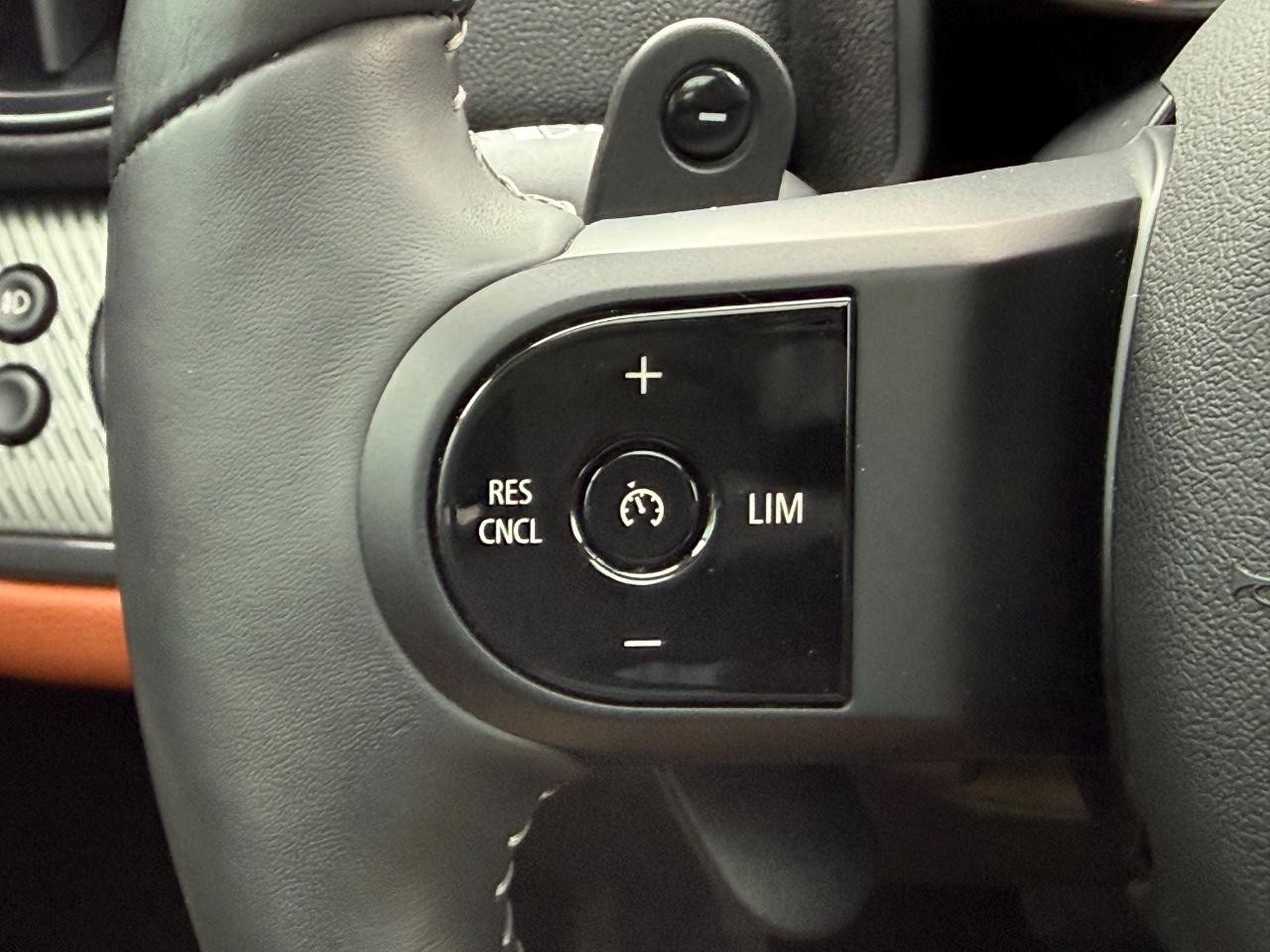 MINI Countryman Vehicle Image 16