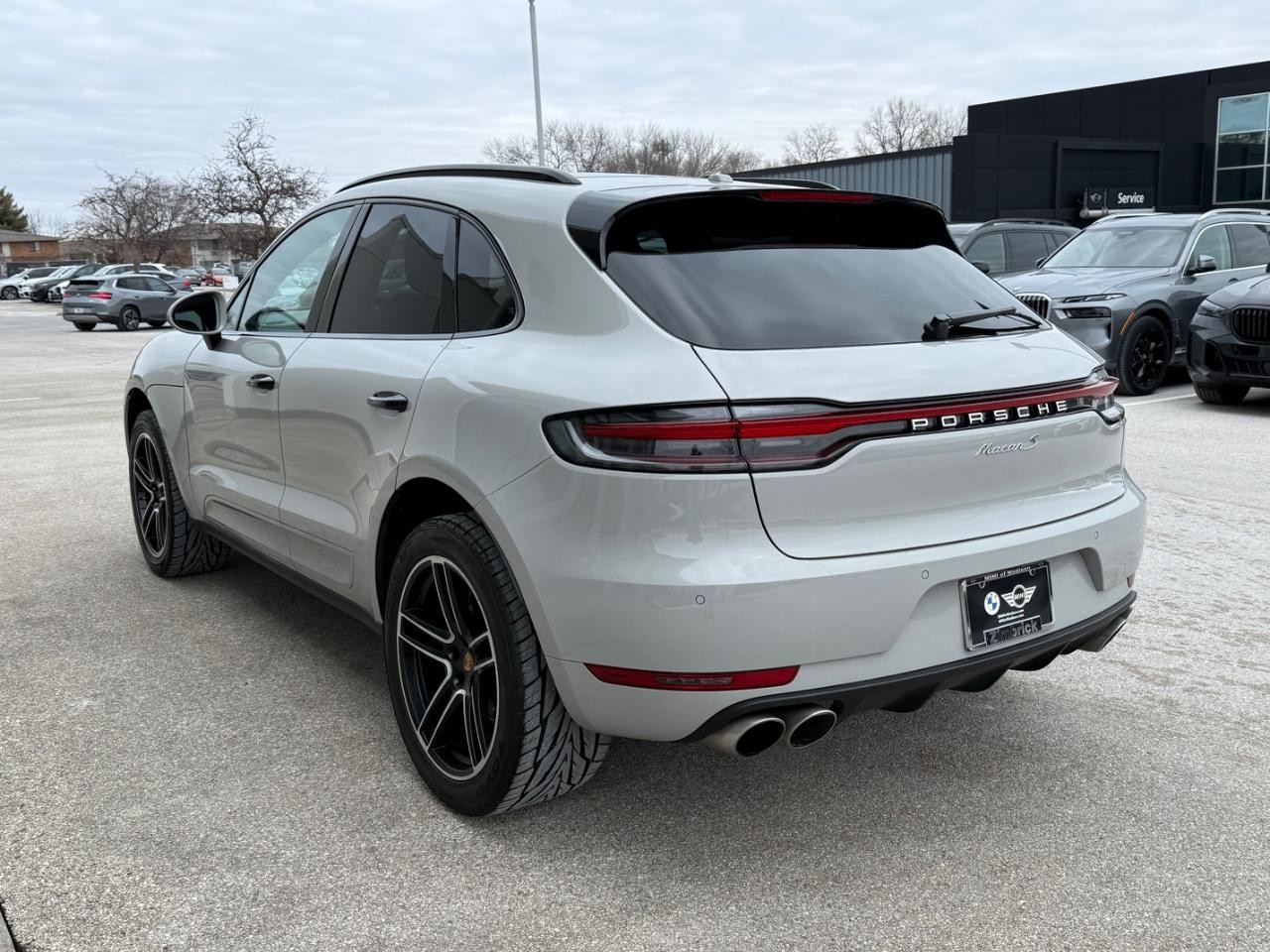 Porsche Macan Vehicle Image 05