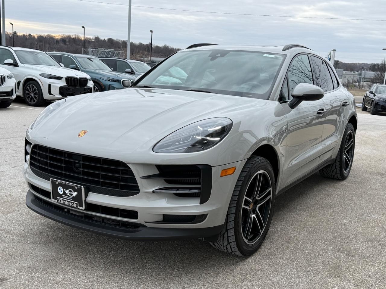 Porsche Macan Vehicle Image 07