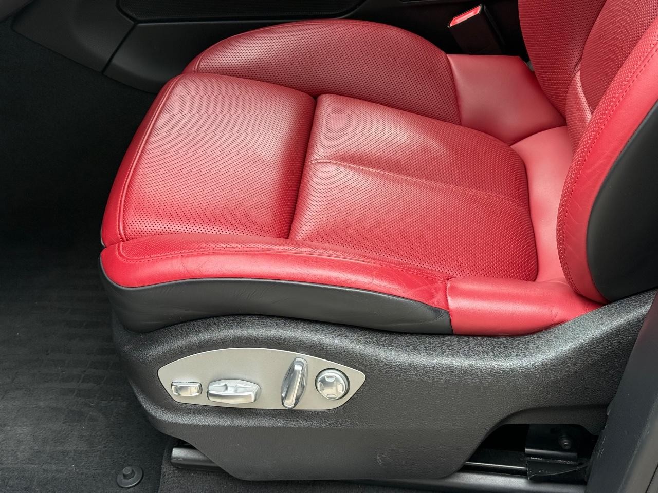 Porsche Macan Vehicle Image 22