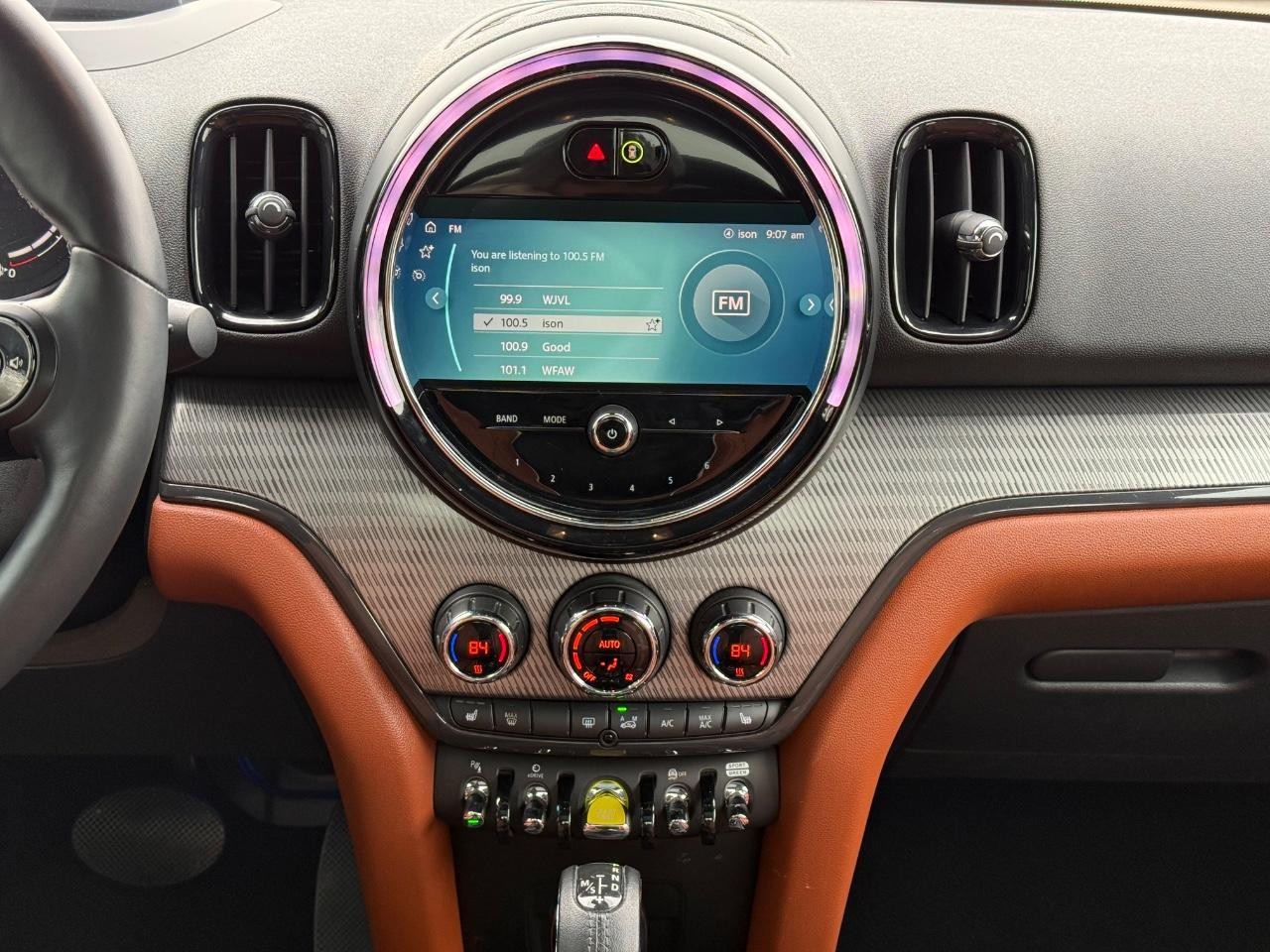 MINI Countryman Vehicle Image 12