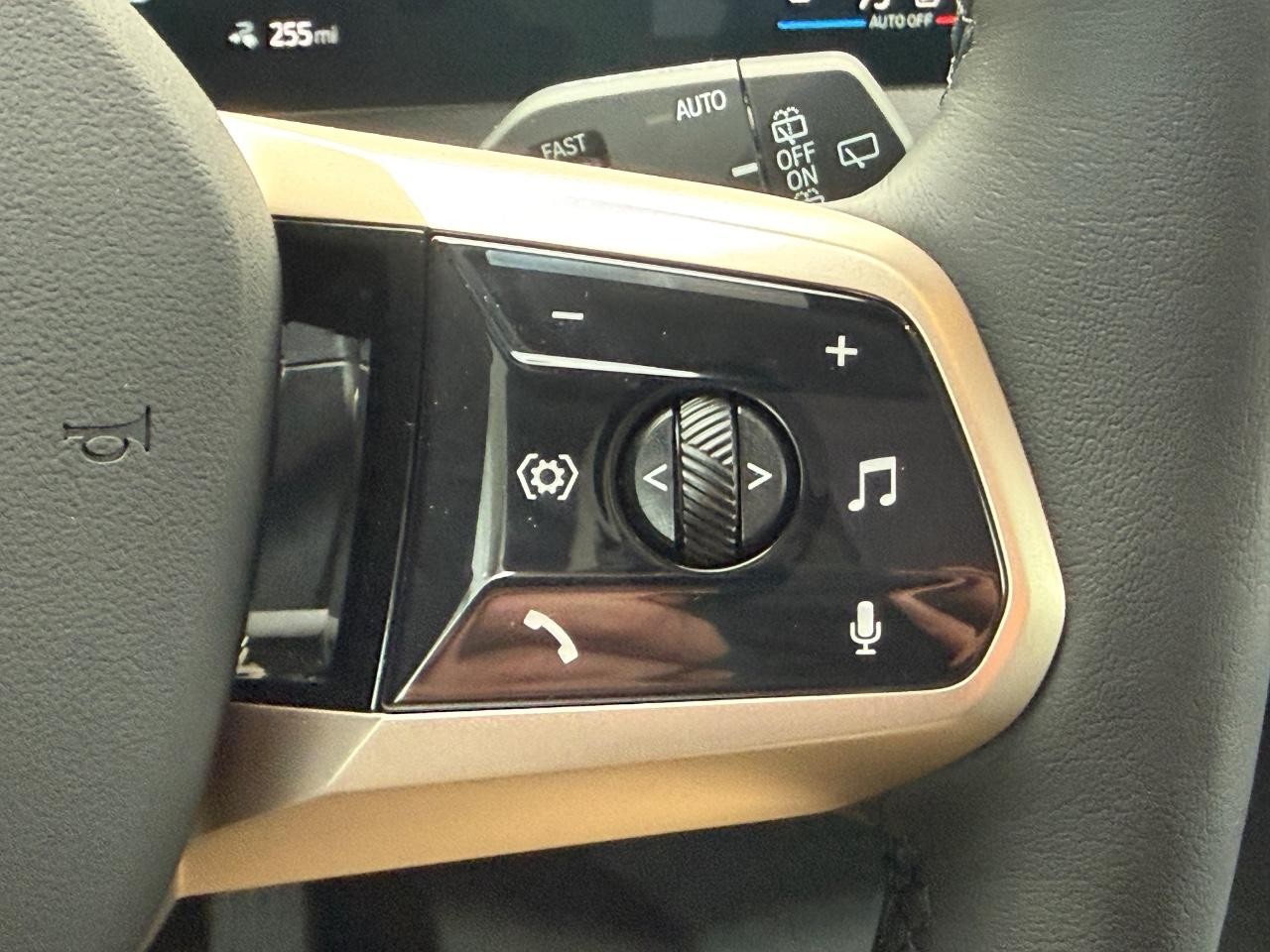 BMW iX Vehicle Image 12