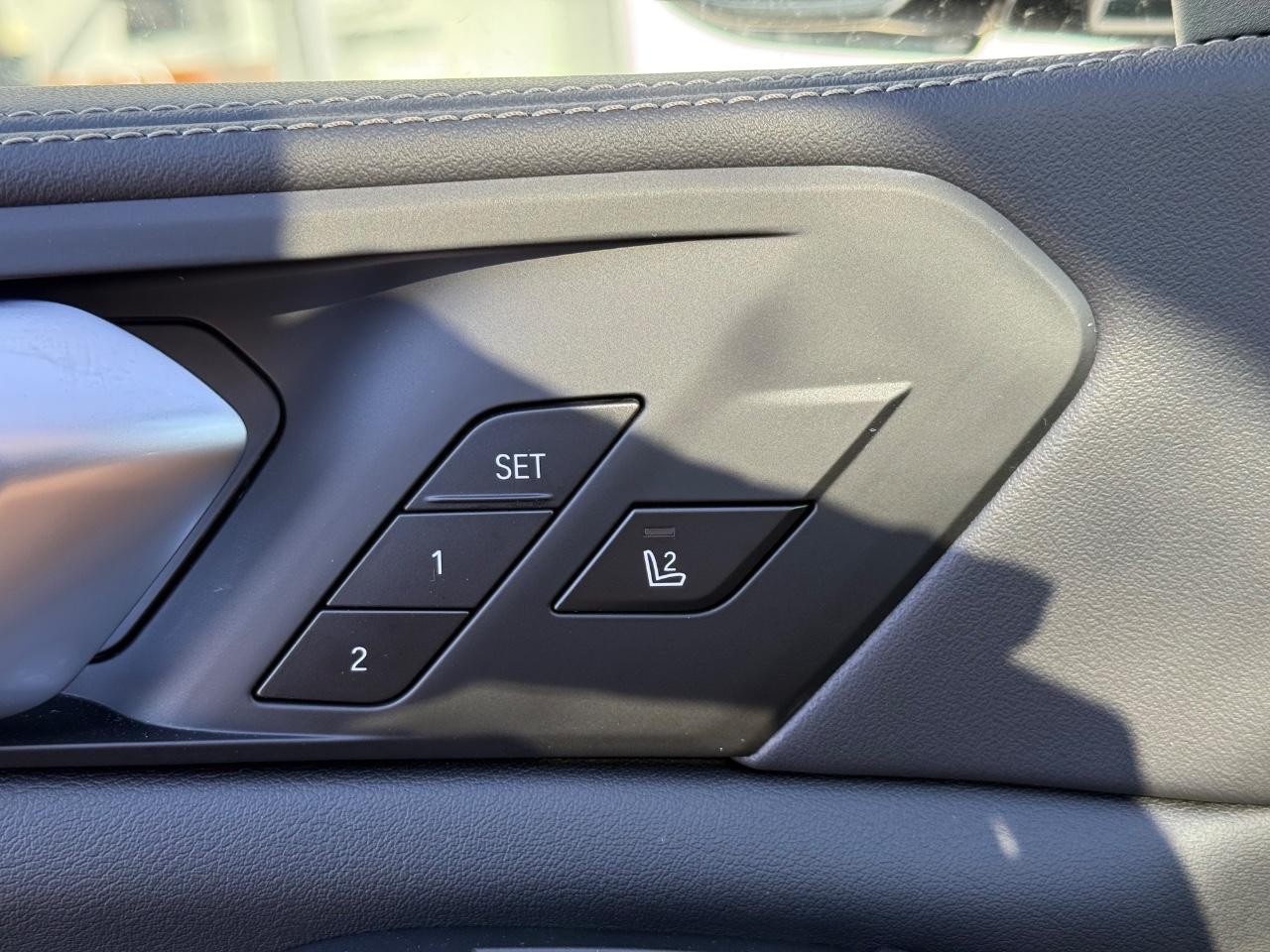 BMW X5 Vehicle Image 11