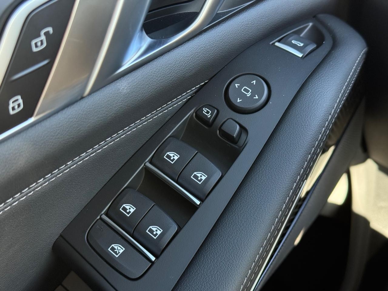 BMW X5 Vehicle Image 17