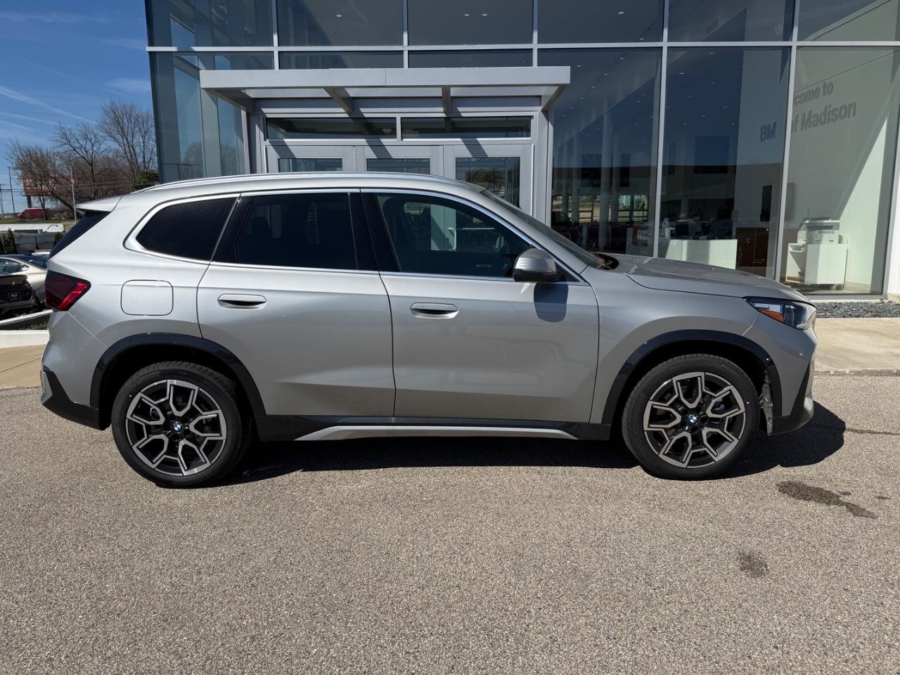 BMW X1 Vehicle Image 02