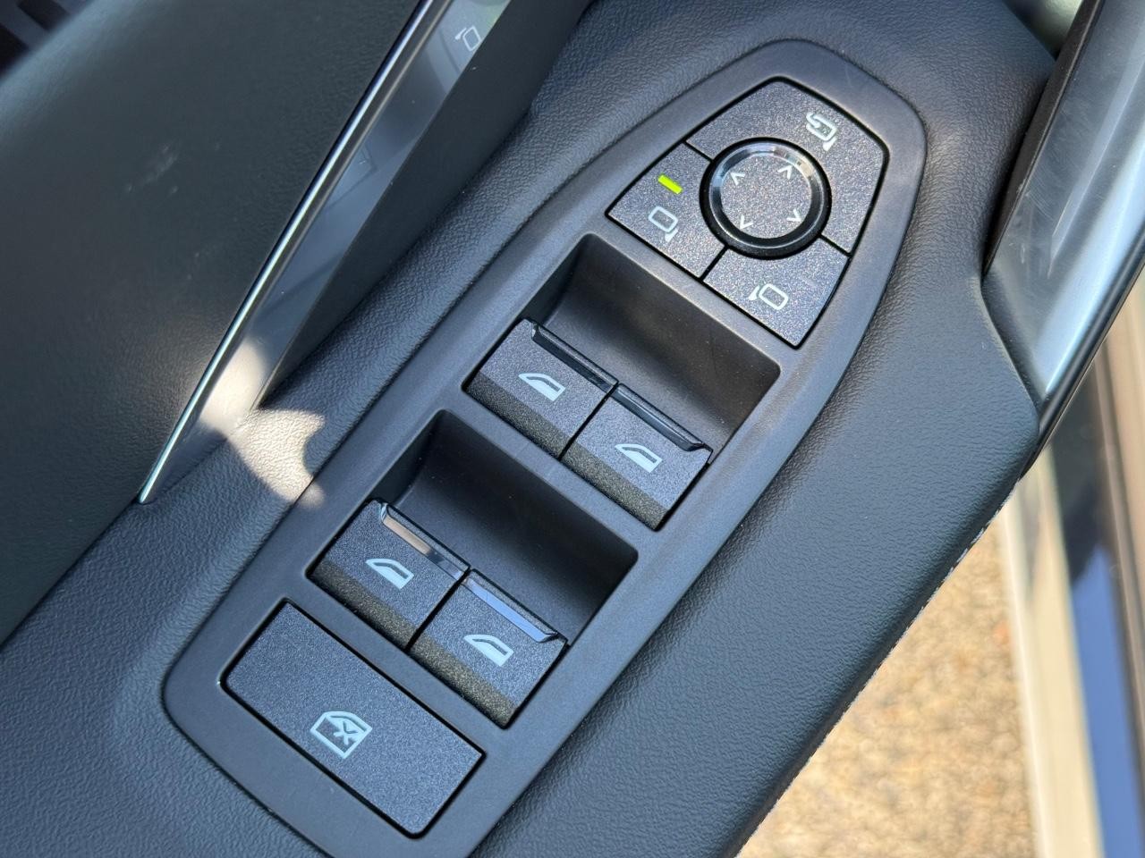 BMW X1 Vehicle Image 15
