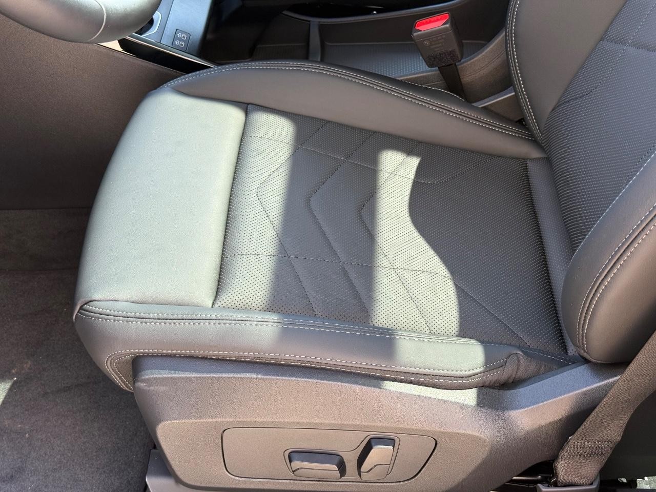 BMW X1 Vehicle Image 16