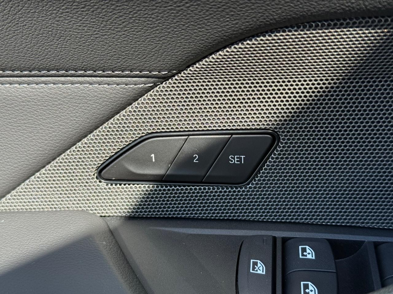 BMW i4 Vehicle Image 11