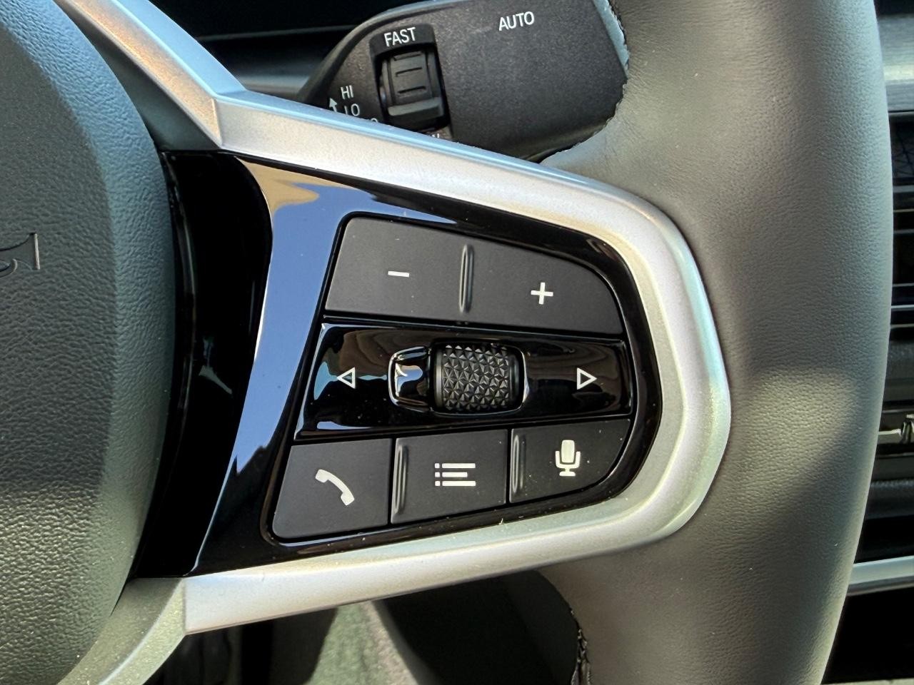 BMW i4 Vehicle Image 13